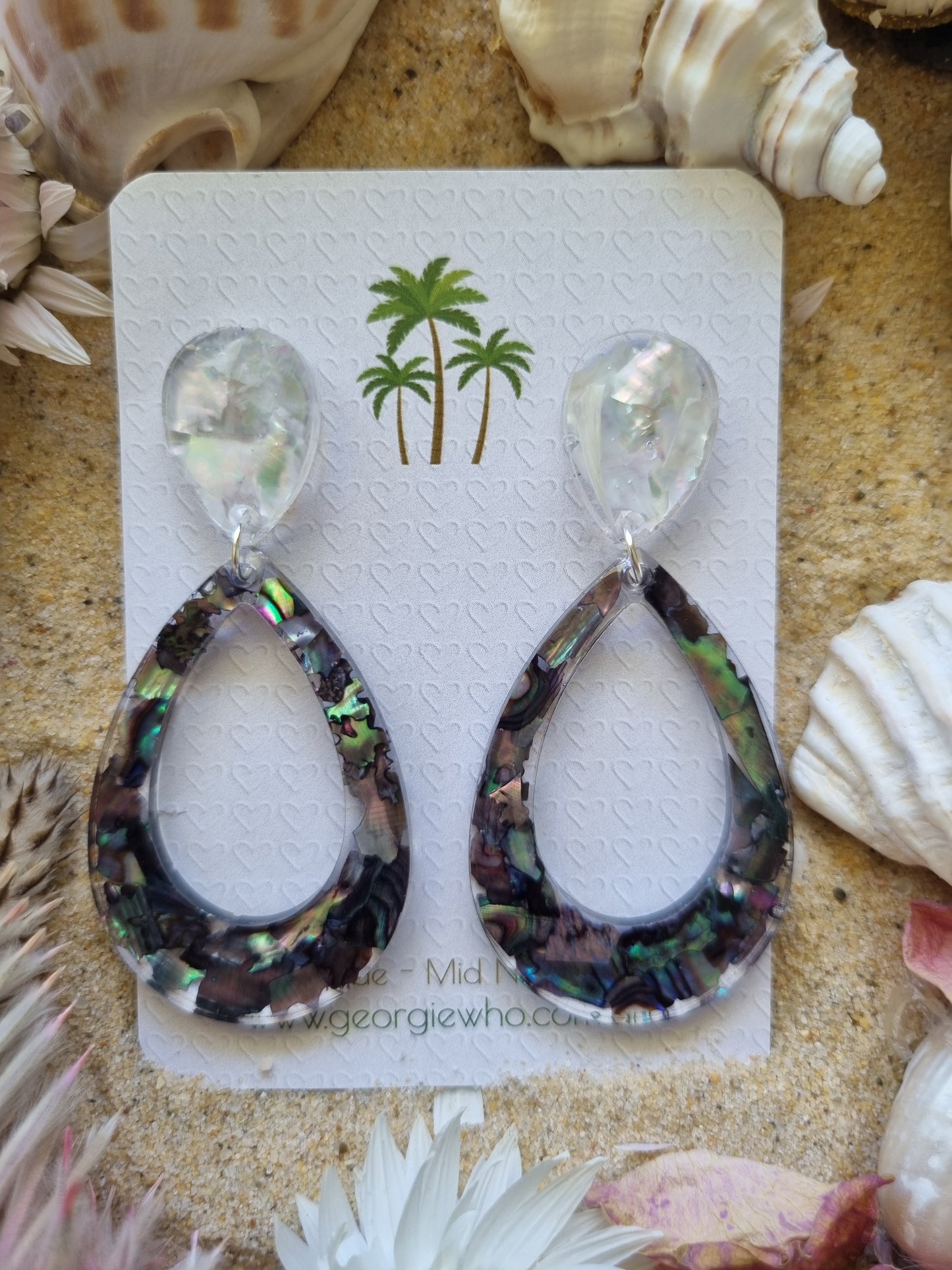 Moonlight - Handmade shell earrings